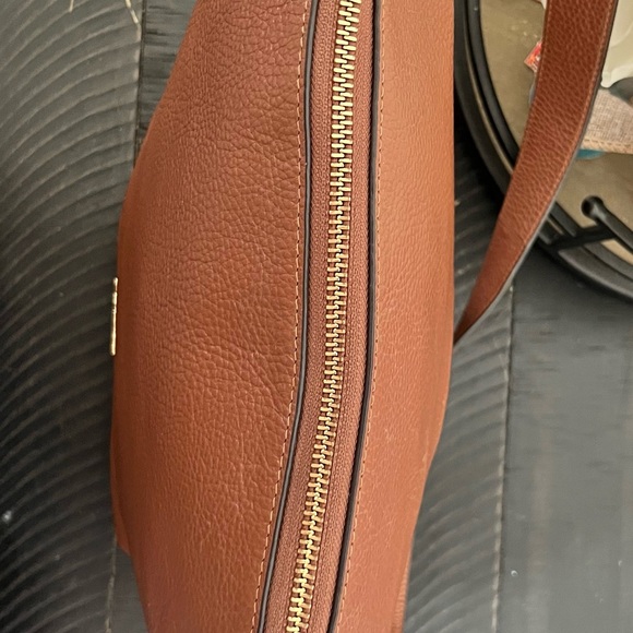 Coach Val Tan Leather Duffle  Crossbody Bag - Picture 7 of 10
